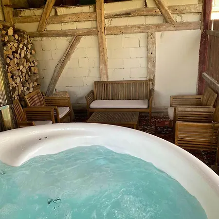 بيت للعطل Maison De 4 Avec Piscine Partagee Jacuzzi Et Terrasse A *