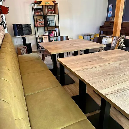 Maison De 4 Avec Piscine Partagee Jacuzzi Et Terrasse A بيت للعطل Payns