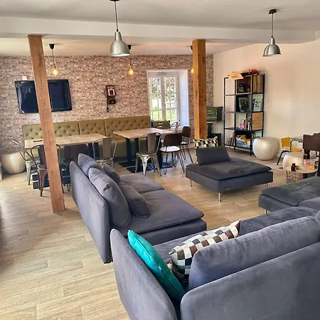 Maison De 4 Avec Piscine Partagee Jacuzzi Et Terrasse A بيت للعطل Payns