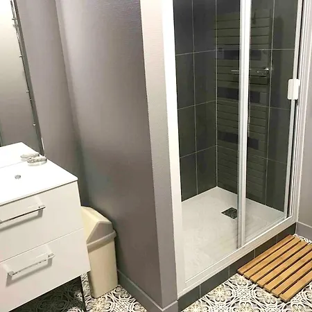 Maison De 4 Avec Piscine Partagee Jacuzzi Et Terrasse A بيت للعطل