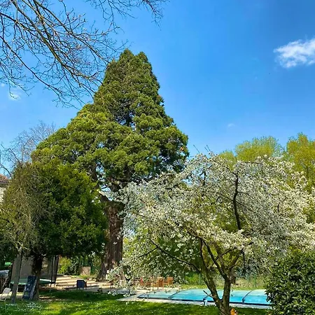 Maison De 4 Avec Piscine Partagee Jacuzzi Et Terrasse A Payns